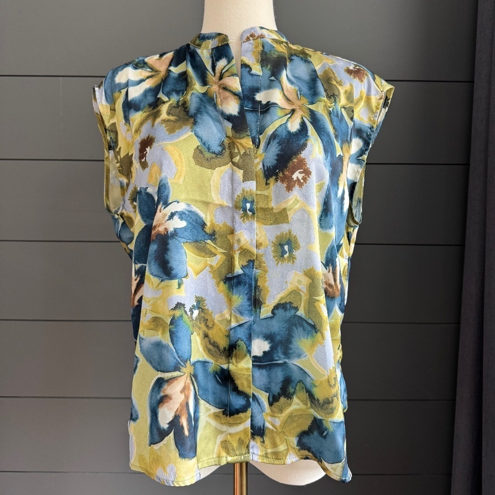 Elie Tahari Green Blue Floral Watercolor Print Sleeveless Blouse Feminine Soft